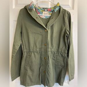 Army-green girl’s Cherokee lightweight hooded jacket.  Size XL juniors.